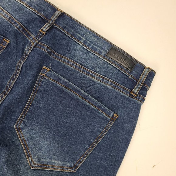 Nicole Miller Skinny Mid Rise Denim Size 12 - Picture 5 of 9